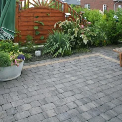 Pflaster Nature weiß-schwarz 6 cm 1,04 m2 pro Lage^Diephaus New